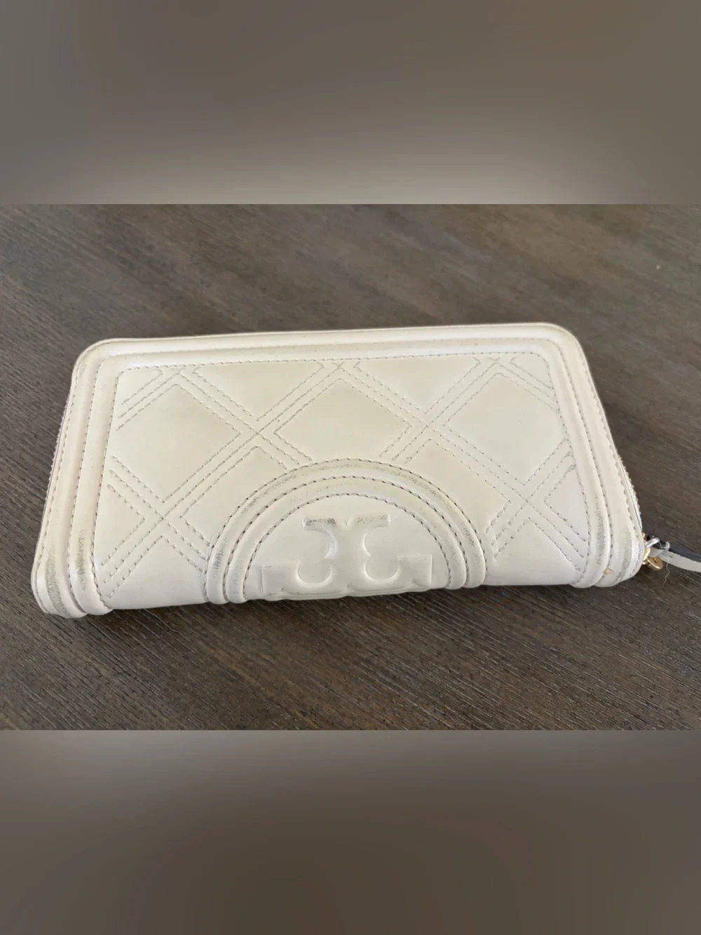 Tory Burch FLEMING SOFT ZIP CONTINENTAL WALLET Used Condition